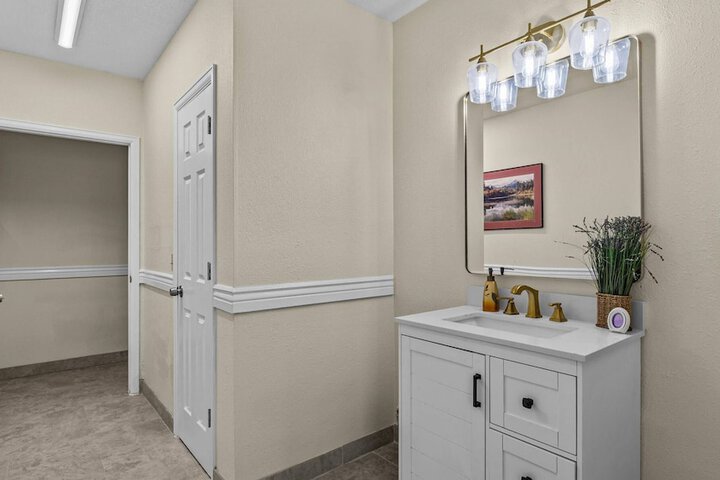 Red Arrow Inn & Suites a Travelodge by Wyndham