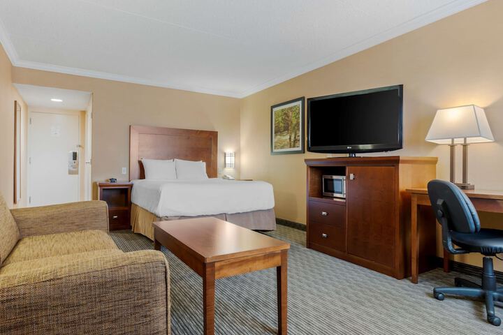 Room 34 of 62