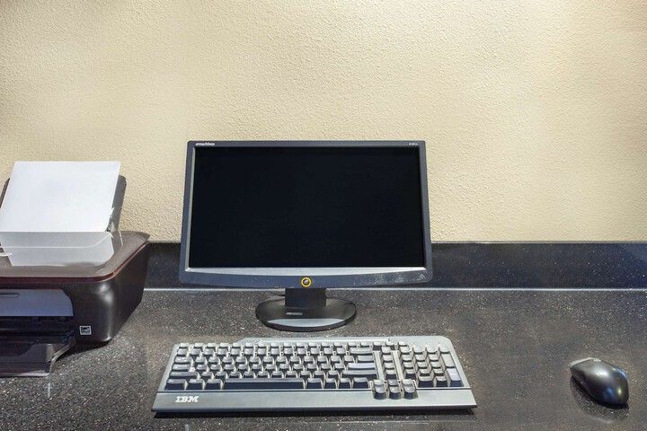 Business Center 25 of 25