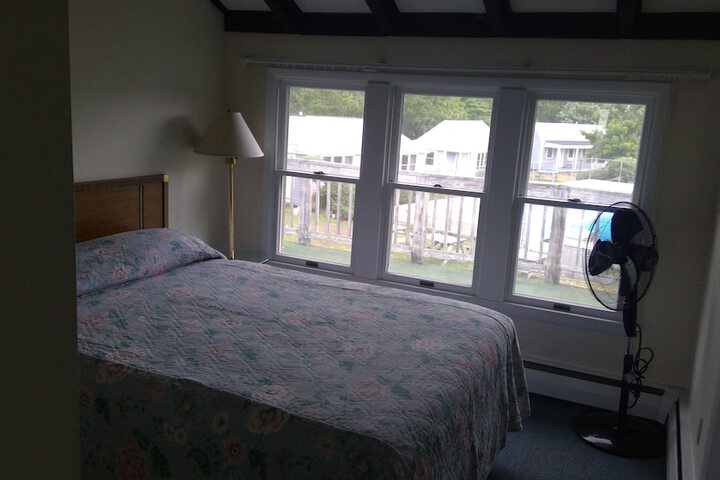 Room 5 of 17