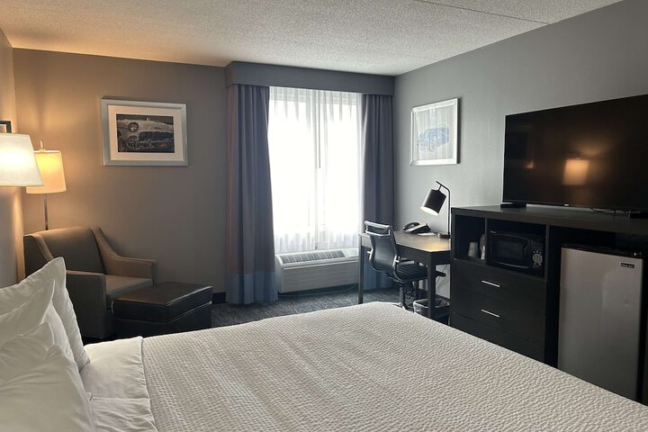 Room 16 of 40