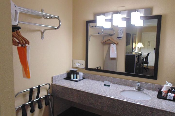 Quality Inn Glenpool - Tulsa