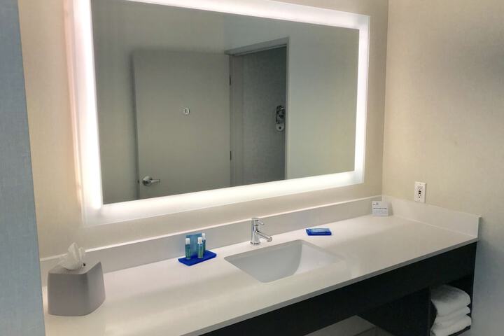 Holiday Inn Express Hotel & Suites Tracy by IHG