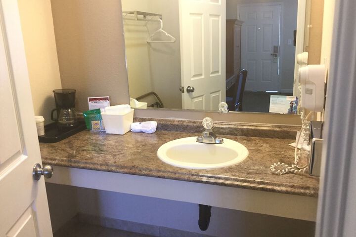 Room 25 of 47