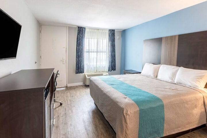 Room 9 of 22
