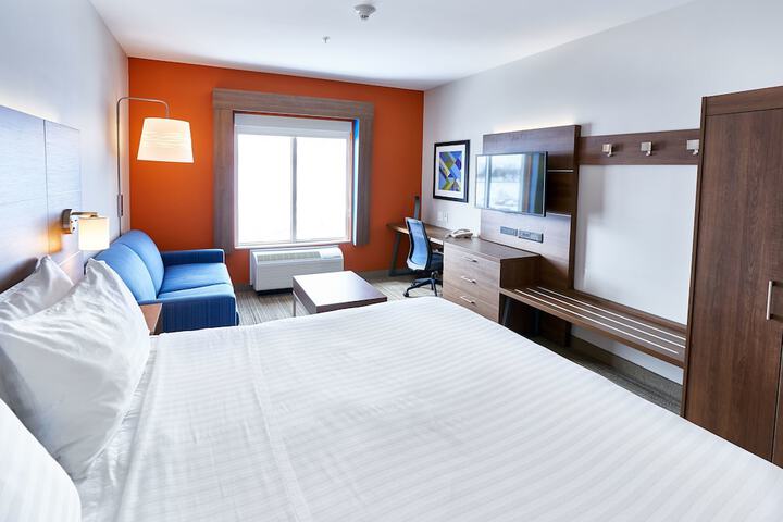 Holiday Inn Express Hotel & Suites Airport Dieppe by IHG