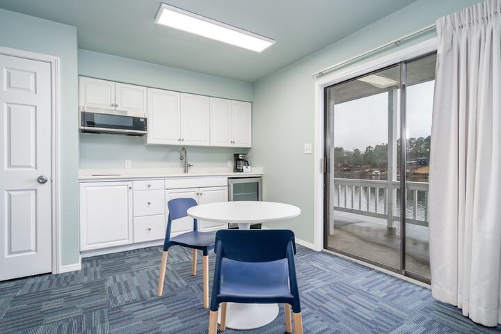The Hamilton - Lakefront & Studio Suites Hot Springs