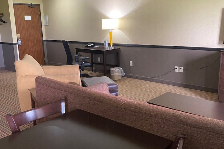 Super 8 by Wyndham New Hampton