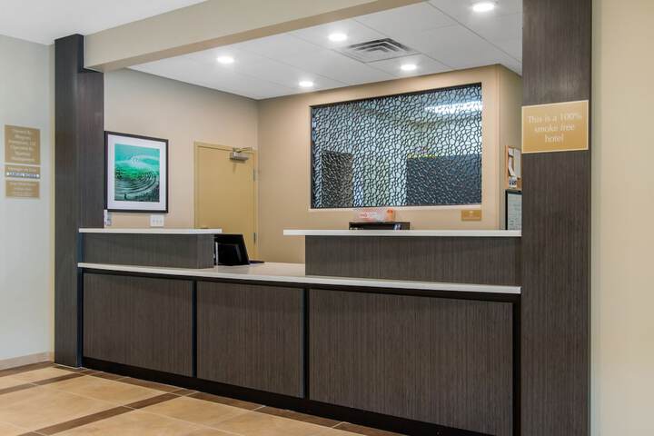 Hotel 5 of 37