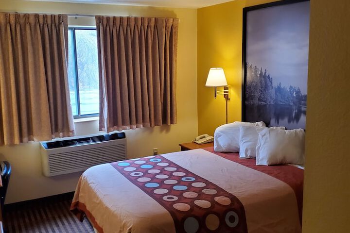 Room 18 of 30