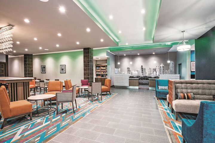 La Quinta Inn & Suites by Wyndham Dallas Grand Prairie North