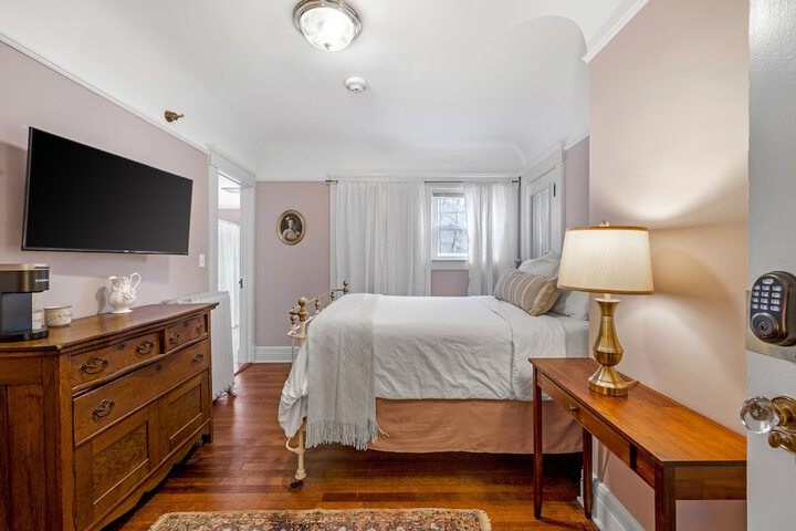 Room 53 of 68