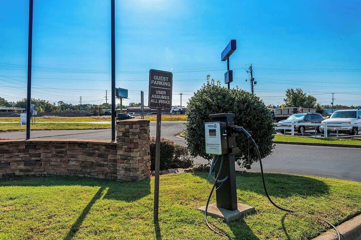 Best Western Sherwood Inn & Suites