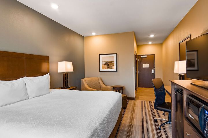 Room 17 of 33