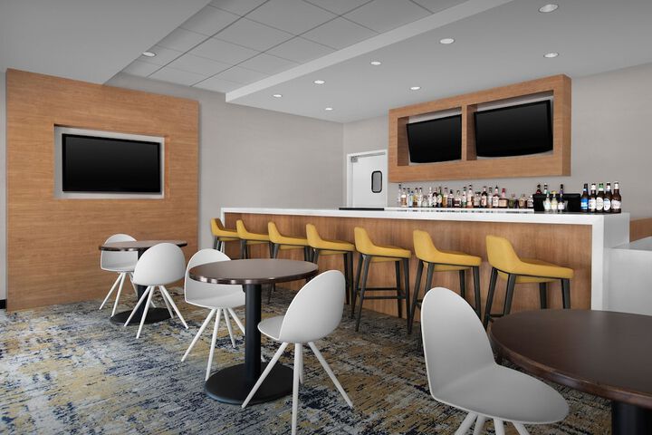 Lounge 50 of 54