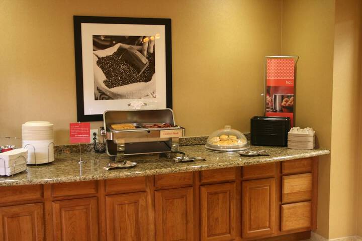 Hampton Inn & Suites Columbia at University