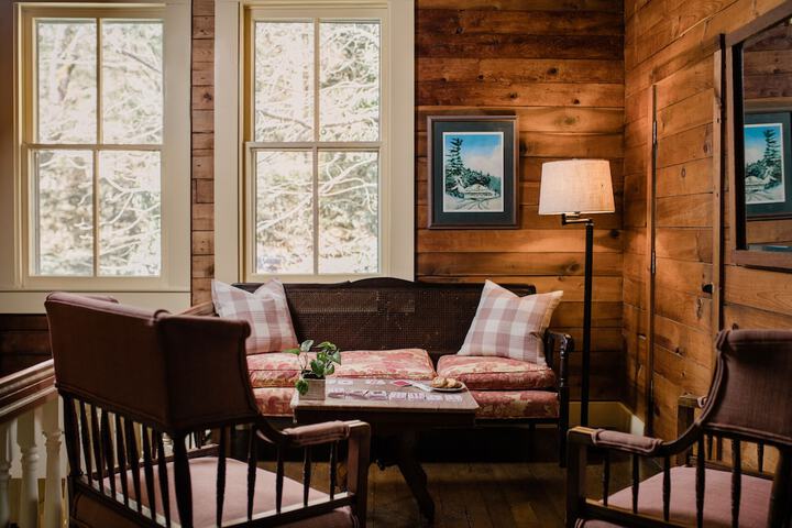 The Mast Farm Inn