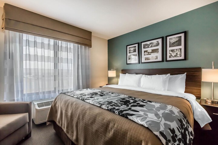 Room 27 of 45