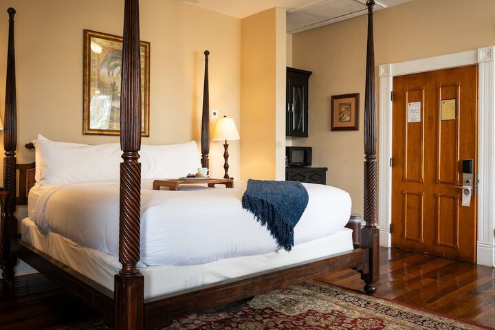 Southernmost House - Adult Exclusive