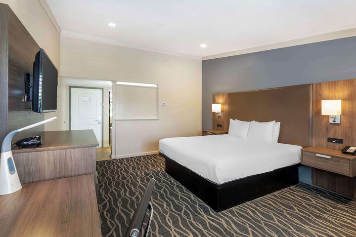 Room 16 of 42