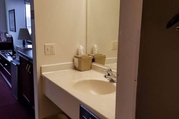 Room 130 of 232
