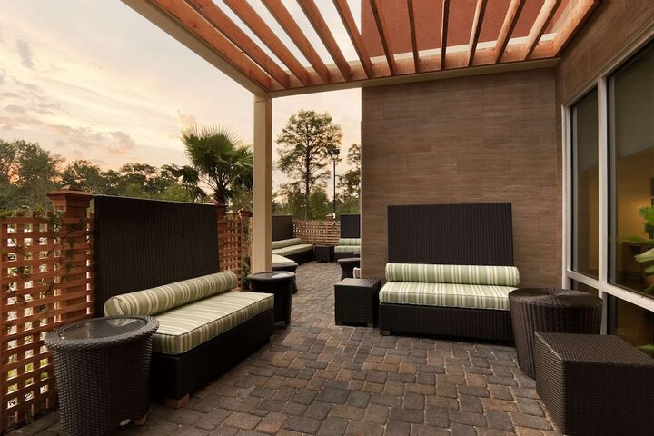 Terrace/Patio 26 of 28