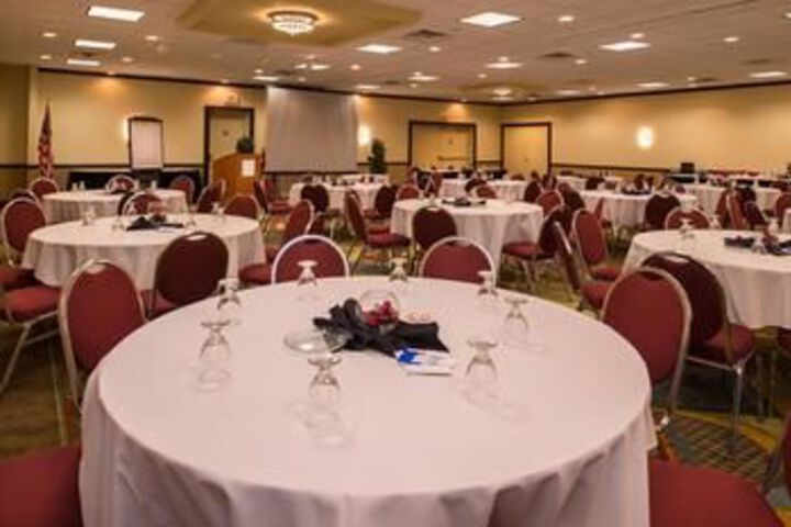 Ramada Plaza Rochester Airport
