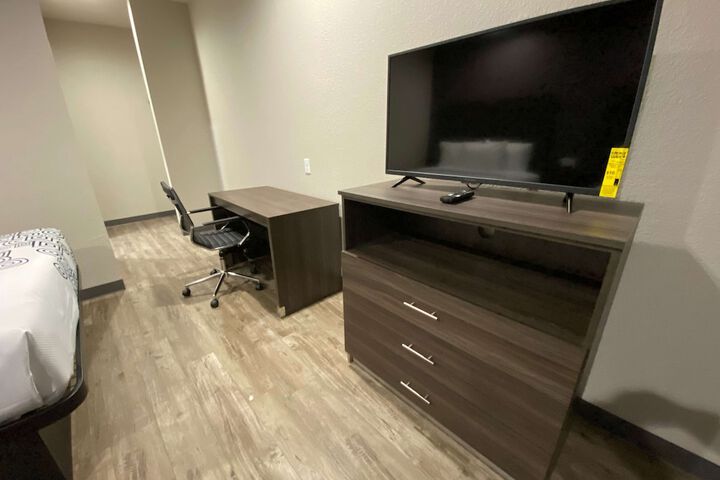 Room 15 of 34