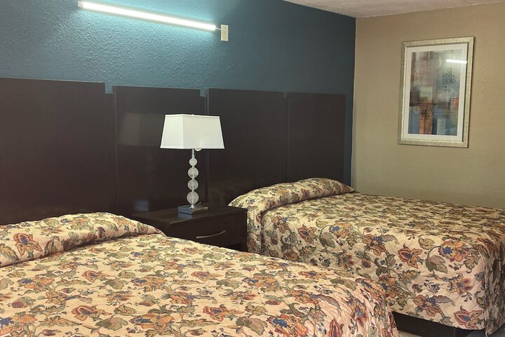 Room 8 of 13