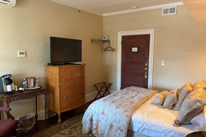 Room 61 of 92