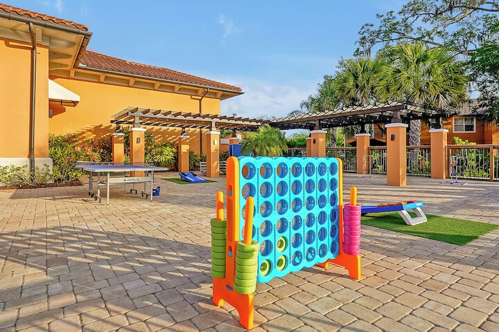Regal Oaks Resort Vacation Townhomes by IDILIQ
