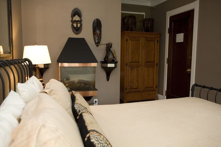 Room 30 of 65