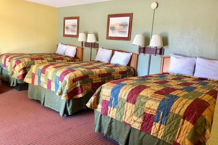 Room 13 of 20