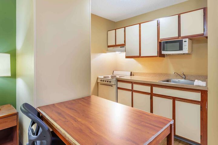 Room 12 of 33