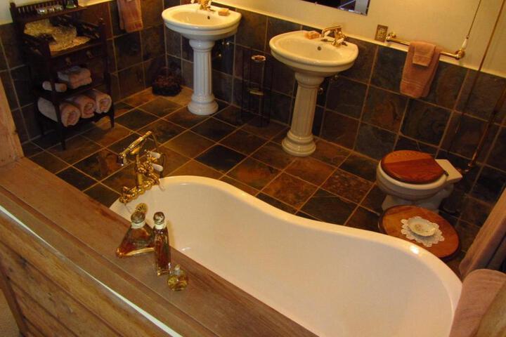 Kohala Lodge- Vacation Rental House