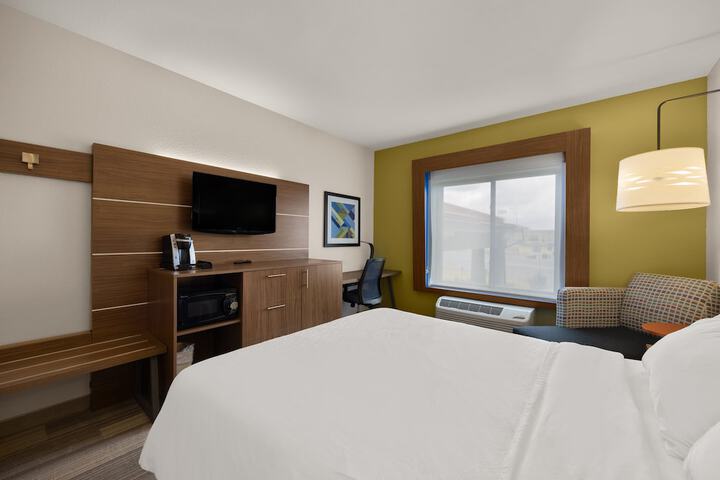 Room 28 of 49