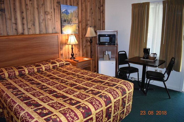 WHITE CHIEF MOUNTAIN LODGE