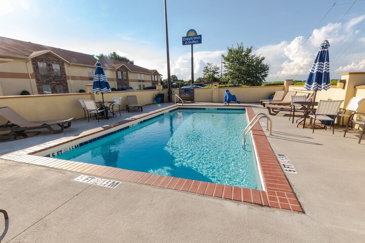 Pool 6 of 41