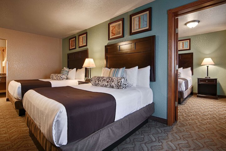 Best Western Plus Bayshore Inn