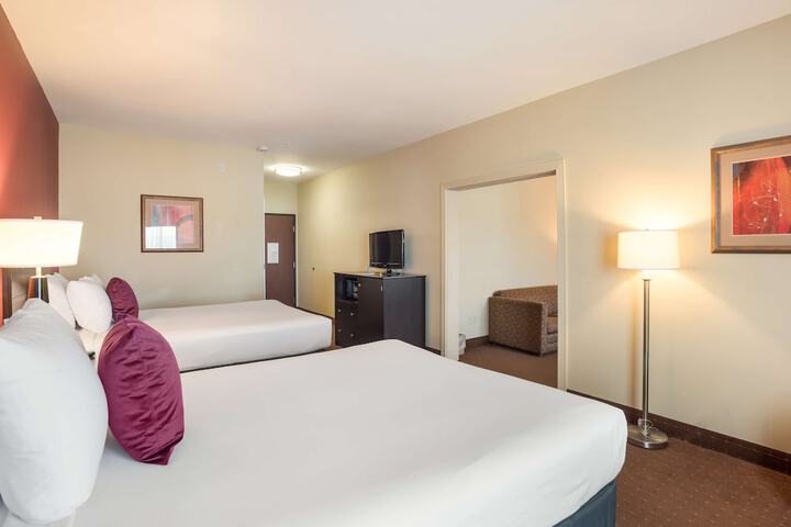 Room 8 of 33