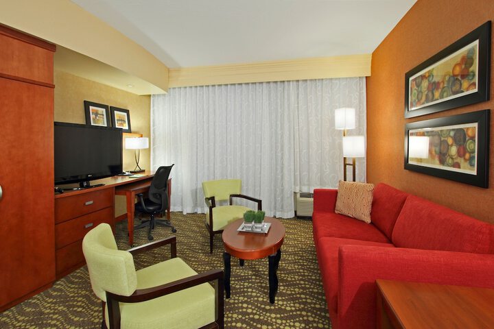 Room 10 of 23