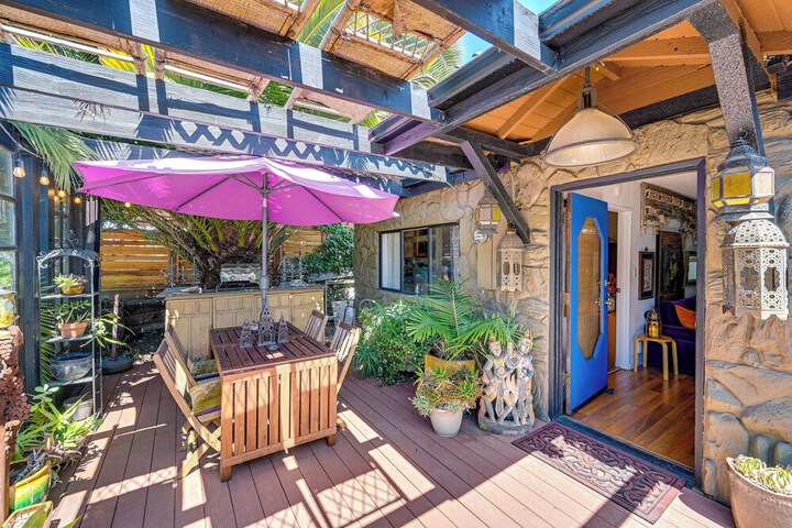 Bohemian Wonderland: Benicia Bungalow w / Pergola!