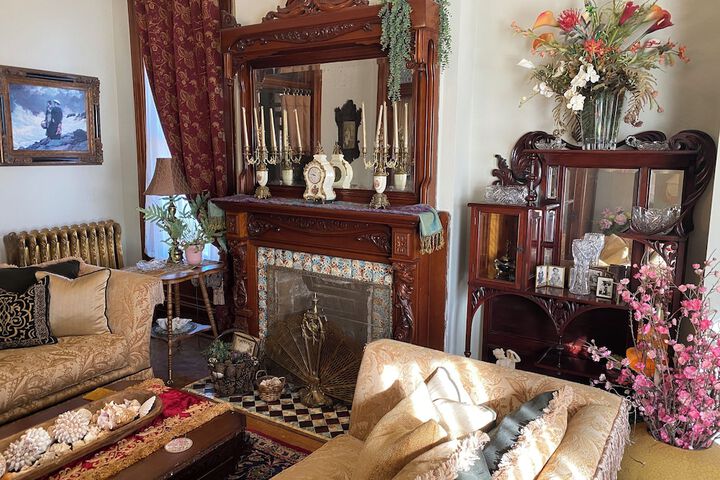 Vineyard Mansion & Carriage House Bed & Breakfast