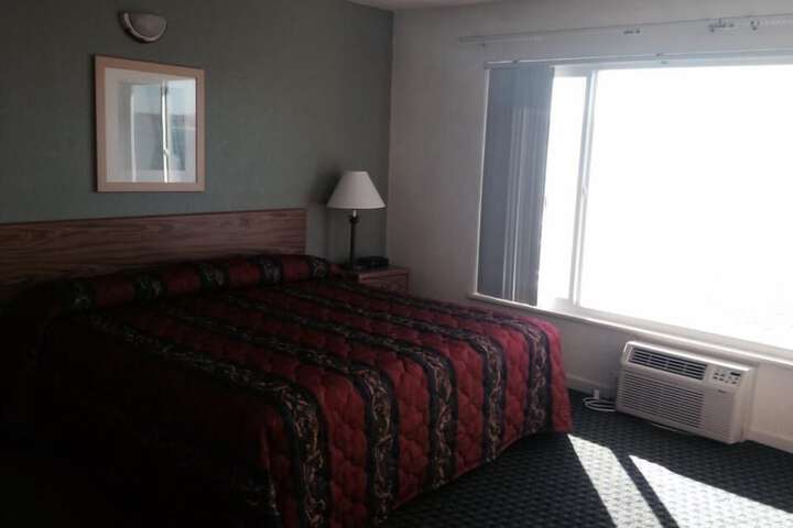 Room 11 of 40