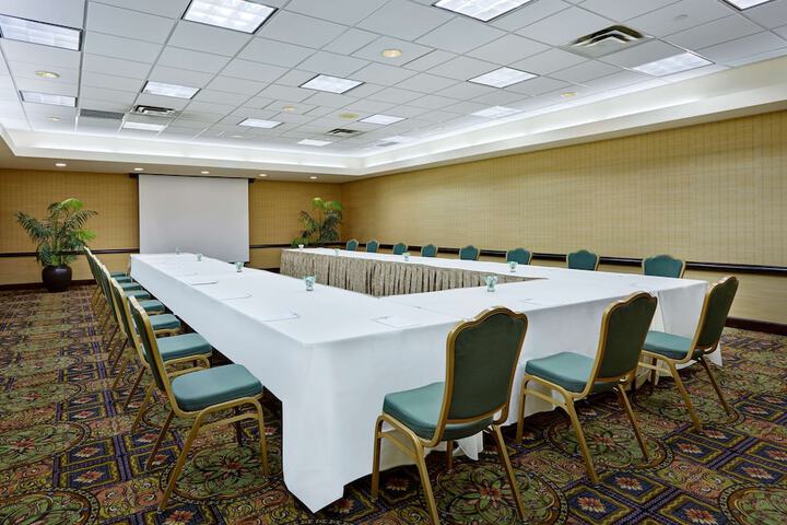Embassy Suites by Hilton Parsippany