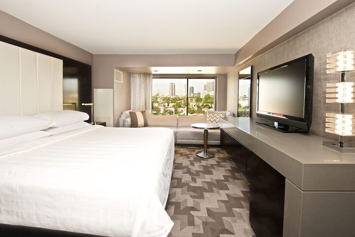 Room 42 of 108