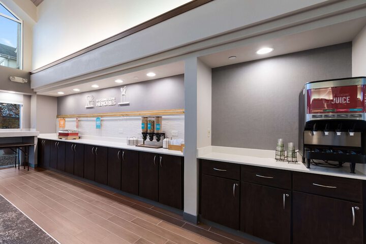 Hampton Inn & Suites Chicago / Hoffman Estates