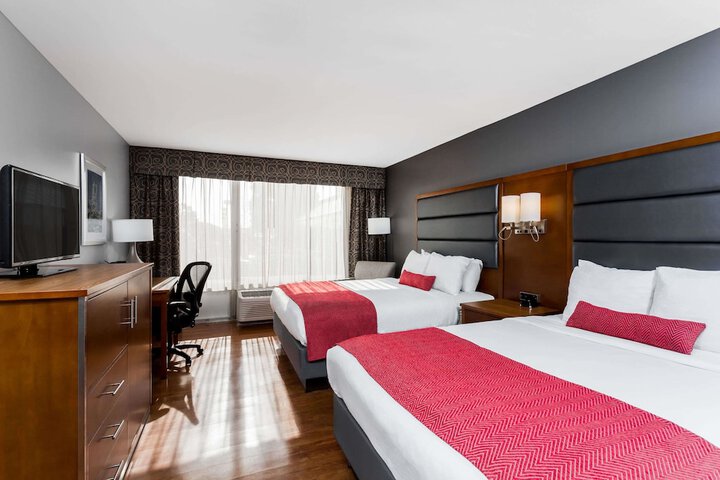 Room 34 of 90