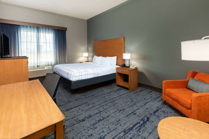 Room 10 of 26