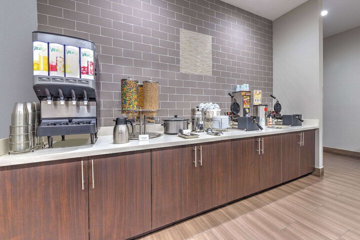 Breakfast/Coffee Service 28 of 33